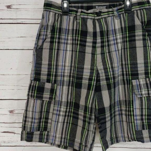 Revolution Men’s Black Gray Green 100% cotton‎ Plaid SZ 32 Shorts - Picture 3 of 6